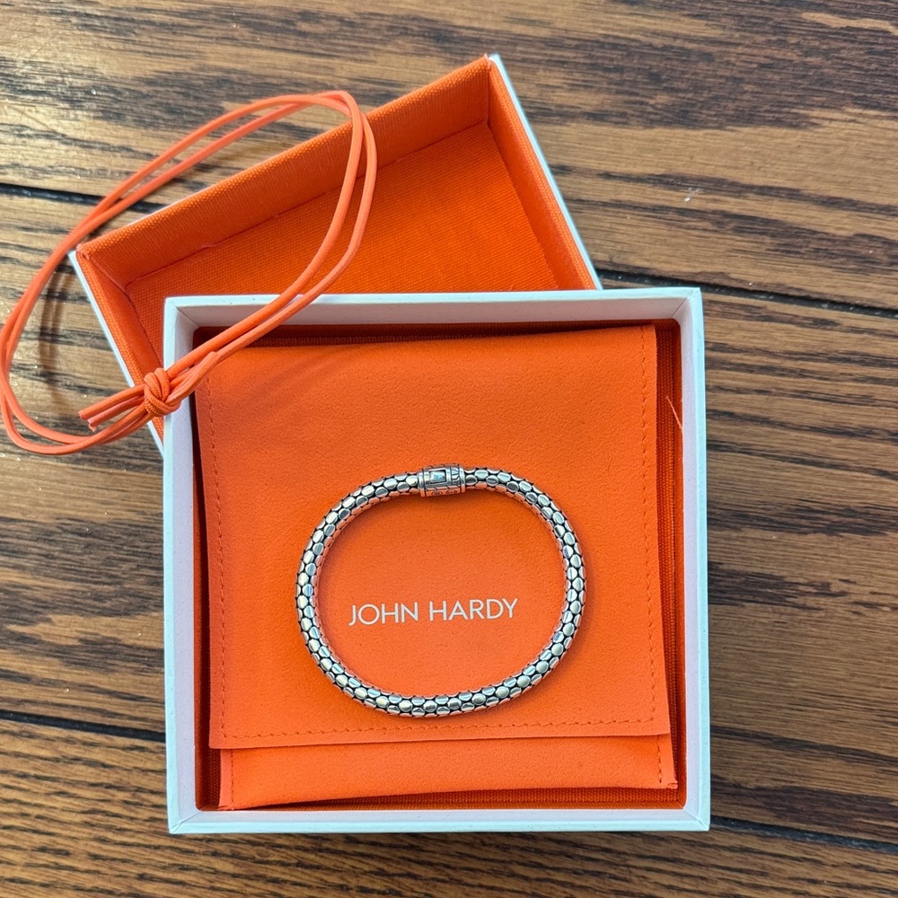 John Hardy Silver Textured Chain Bracelet with Orange Pouch